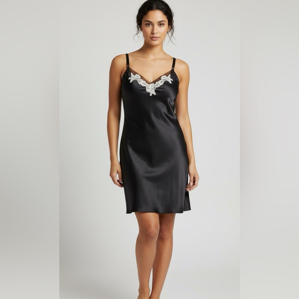 Vintage Y2K Victoria’s Secret Satin Babydoll Lace Chemise Slip Dress Size M
